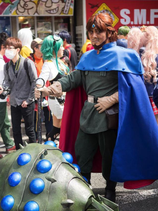 Illustration for article titled Cosplay Overruns the Streets of Osaka